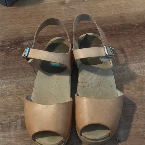MIA Tan Leather Women's Sandals - Picture 1 of 6